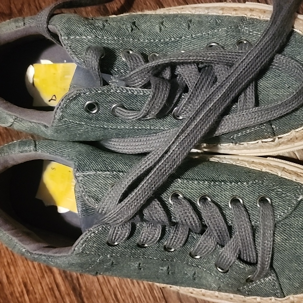Womens Guess Denim Star Size 8 Lace Up Shoes. Never worn - Picture 4 of 10